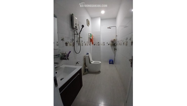 Bán nhà 3 tầng, 3PN Trần Thị Điệu, Phước Long, TP HCM. DT 95m2, SH, giá 7.35 tỷ. LH 0933125879